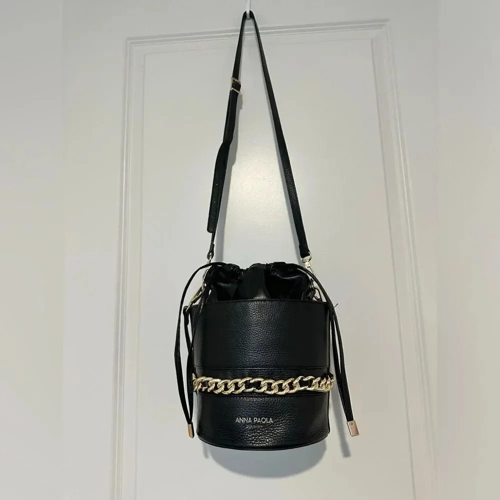 ANNA PAOLA Italian Leather Bucket Bag in Black - Picture 1 of 11